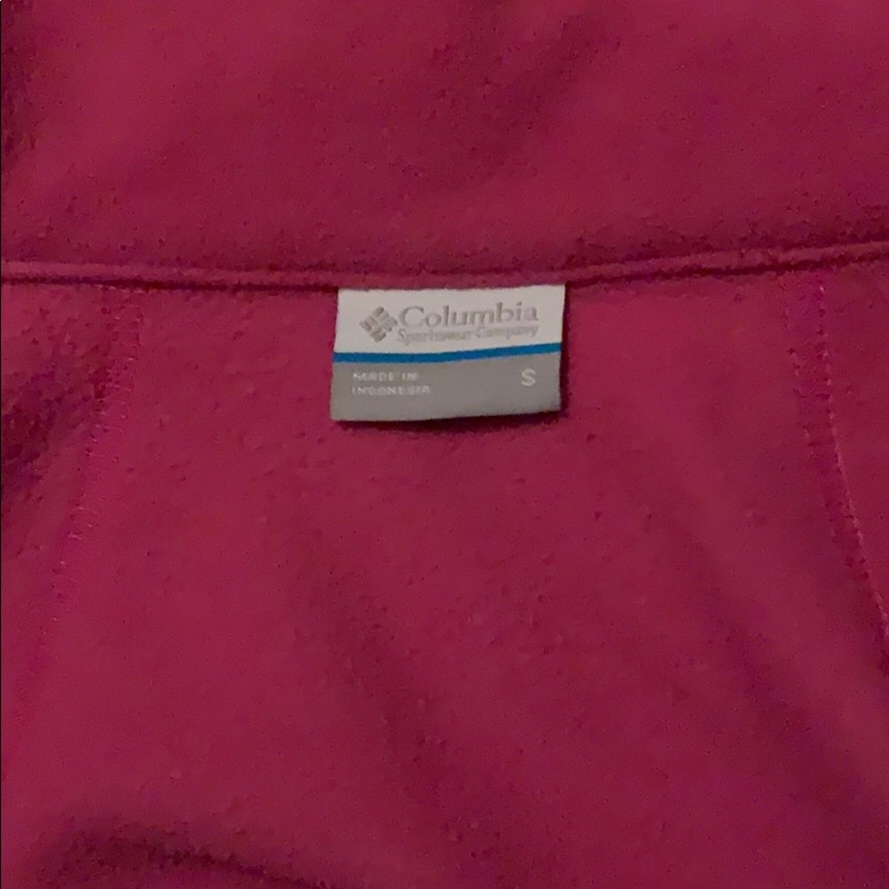 Women’s Columbia Zip Up Jacket.